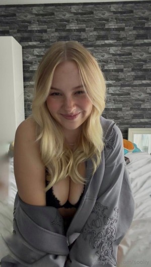 Sophie Mzt Photo #17