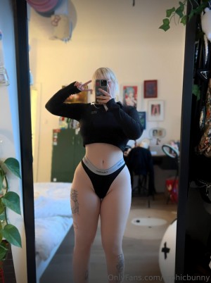 Monochromesan Photo #320