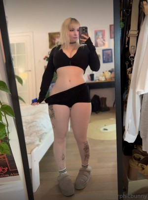 Monochromesan Photo #321