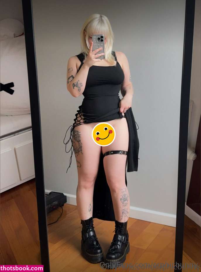 Monochromesan Photo #331