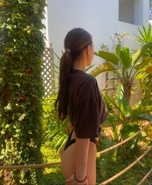 Isabelle Dze Photo #19