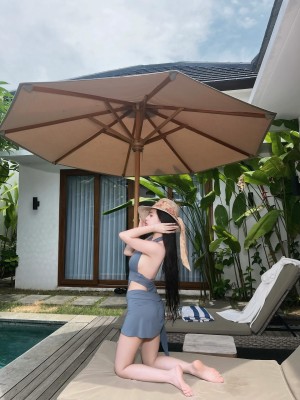 Laura Ziphora Photo #7