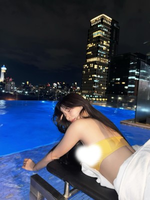 Laura Ziphora Photo #8