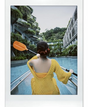 Laura Ziphora Photo #15