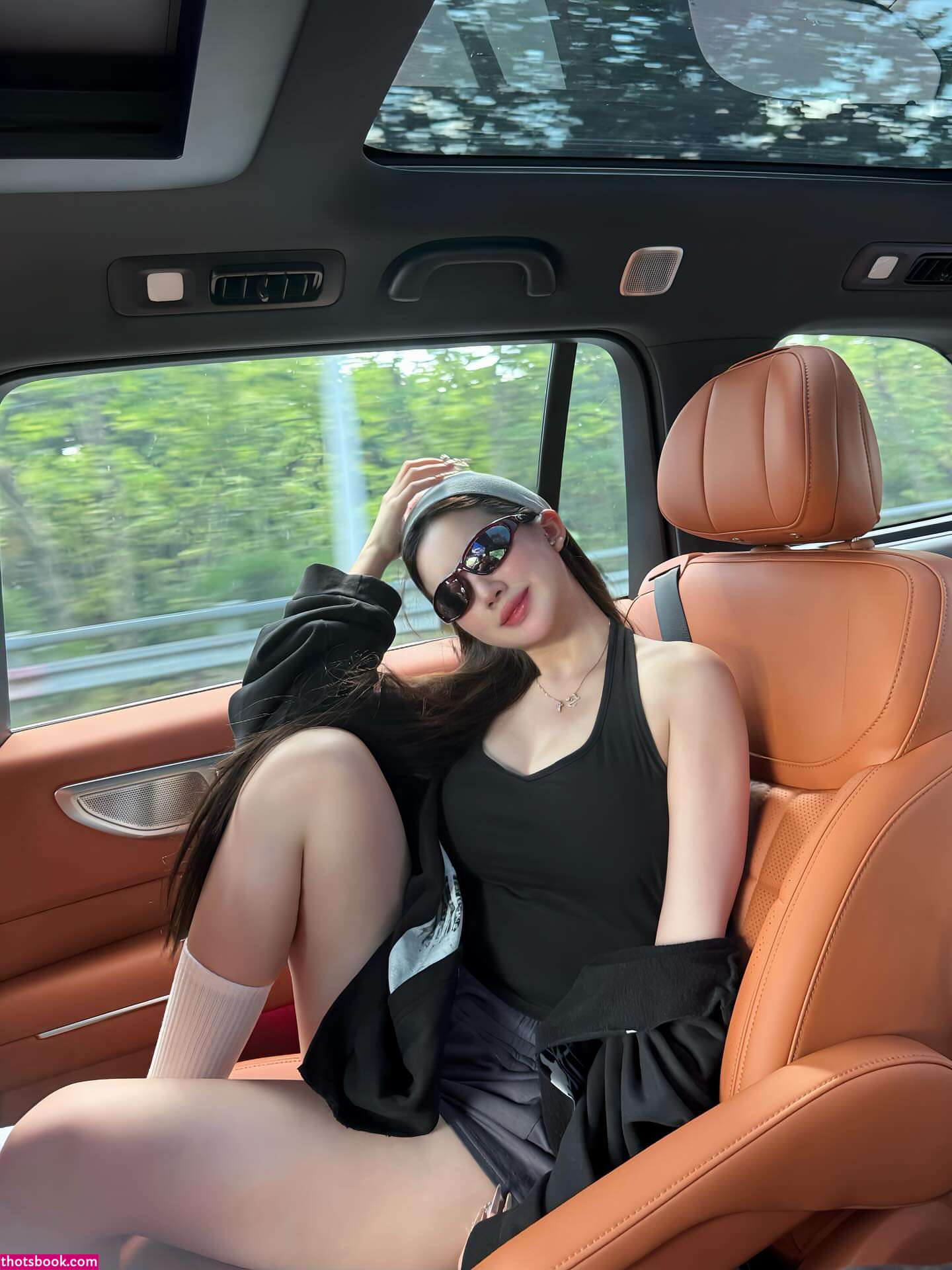 Laura Ziphora Photo #20