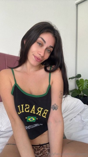 Lucia Quinn Photo #23