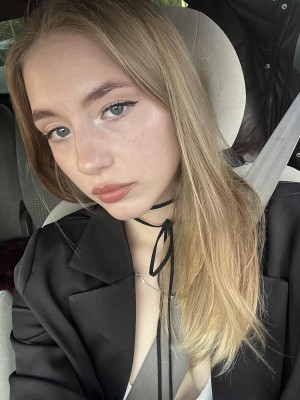 mileyycarter Photo #2