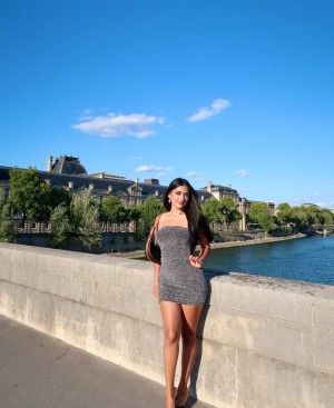 Nina Samuels Photo #5