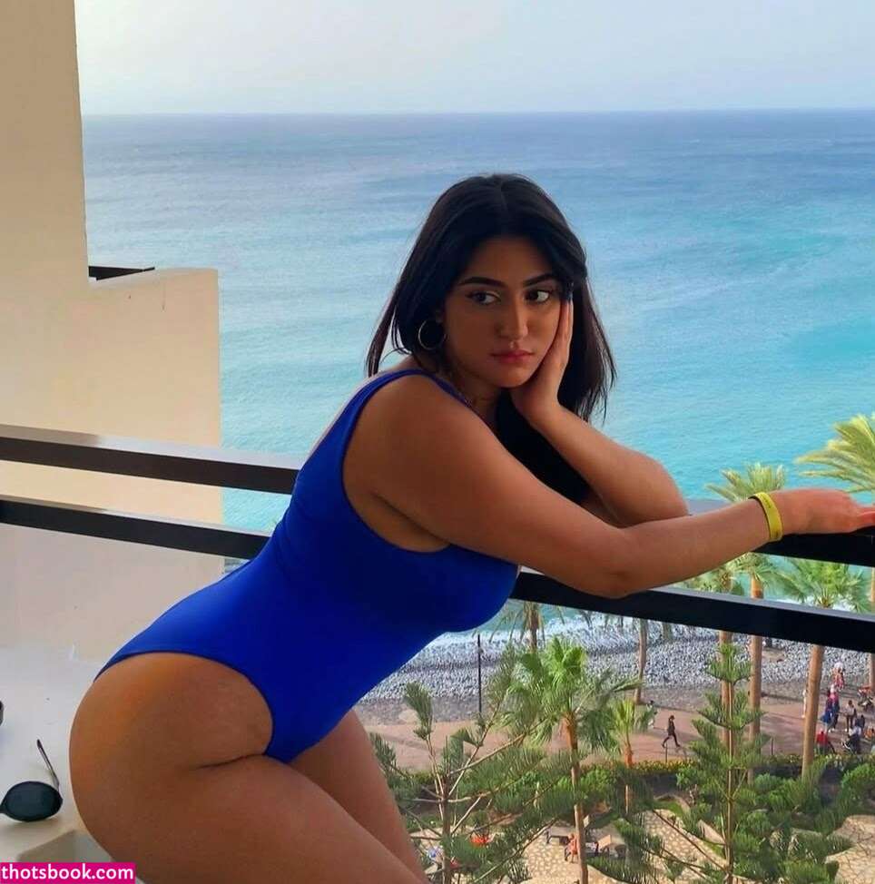 Nina Samuels Photo #12