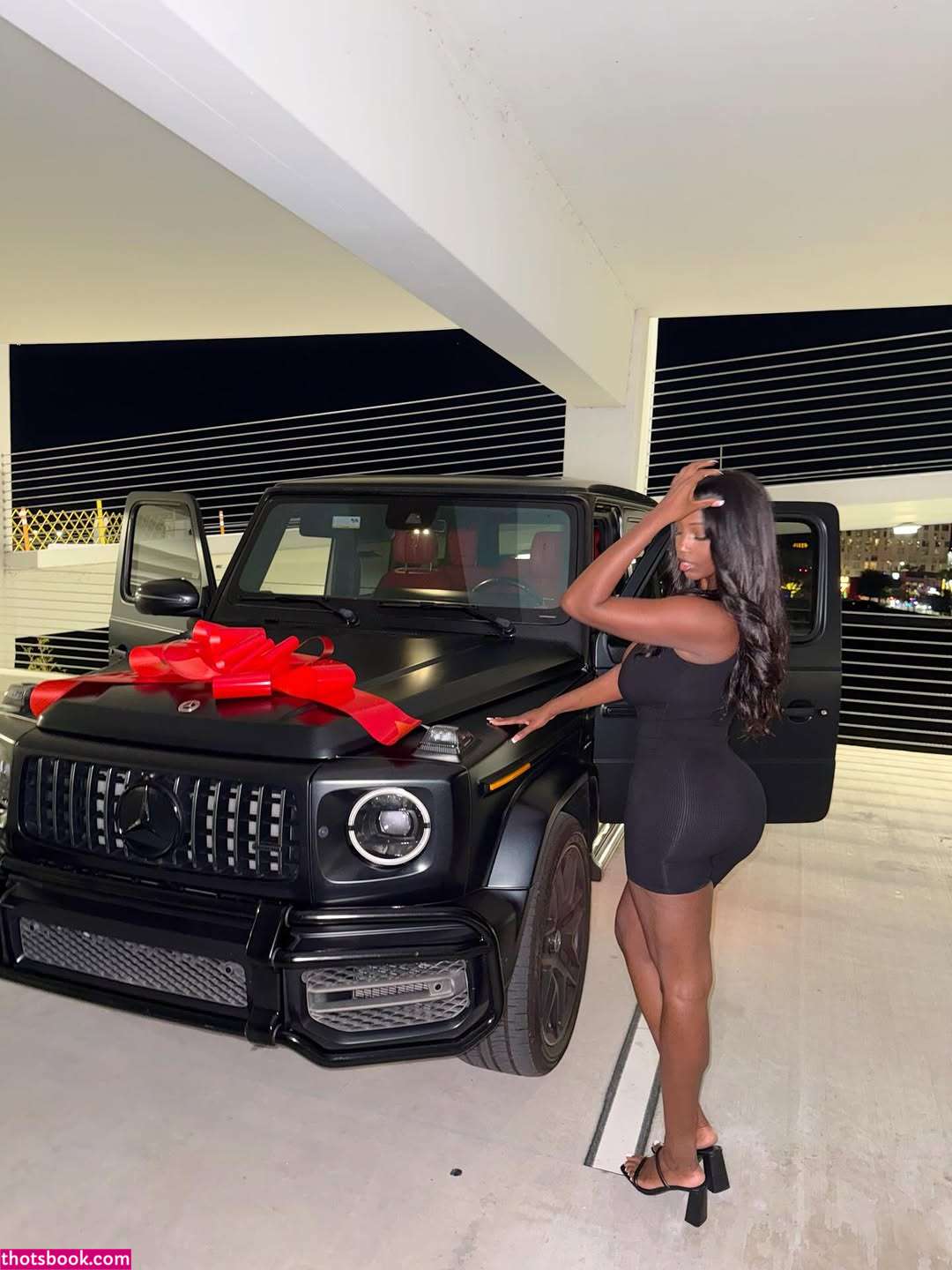 Ellie Empress Photo #47