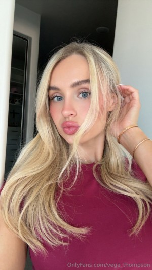 Vega Thompson Photo #425