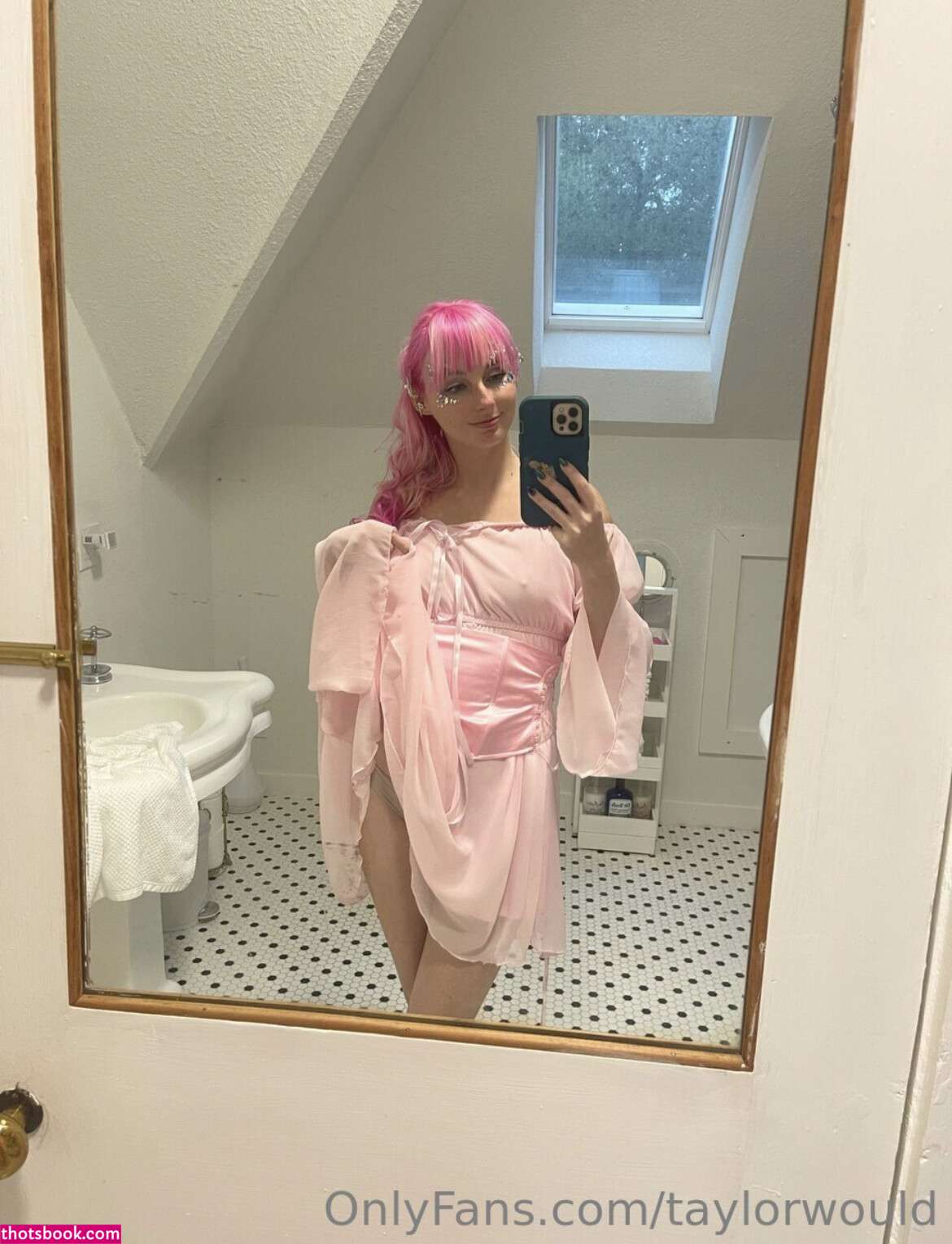 Taylorwould Photo #17