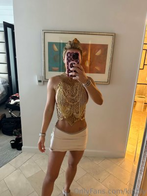 Kindly Myers Photo #100