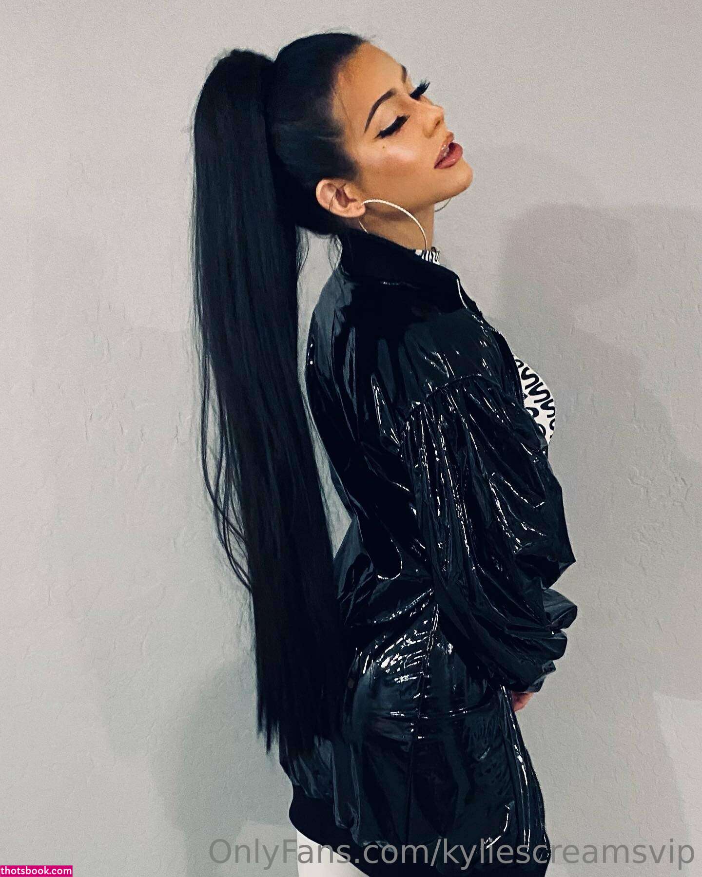 Kylie Screams Photo #35