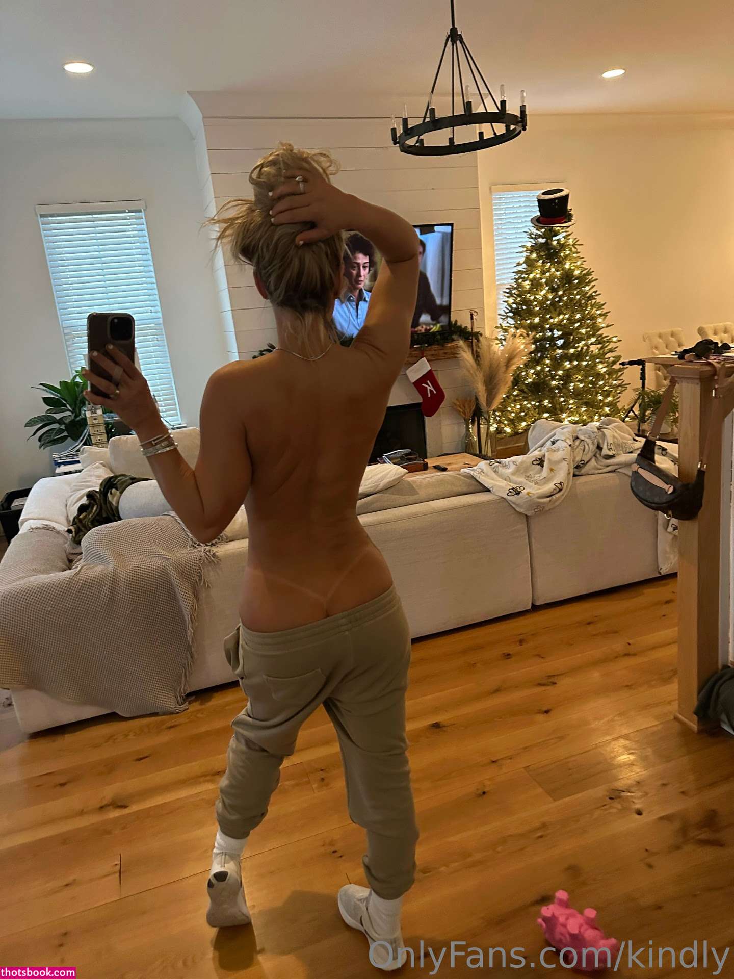 Kindly Myers Photo #211