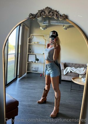 Briana Armbruster Photo #83