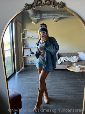 Briana Armbruster Photo #90