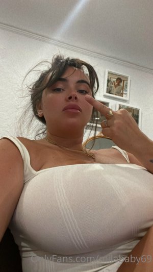 Mila Santos Photo #48