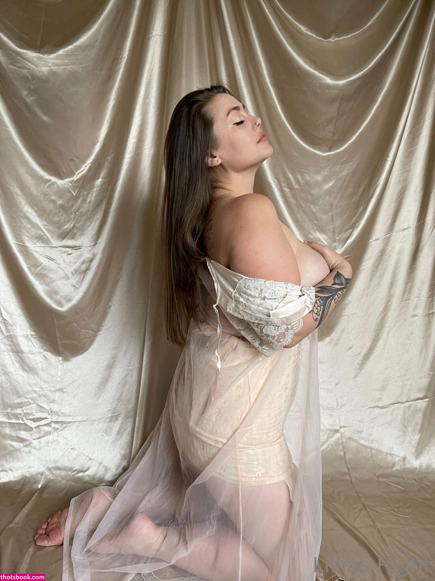 Lillias Right Photo #38