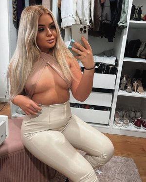 Emily Marlor Photo #5