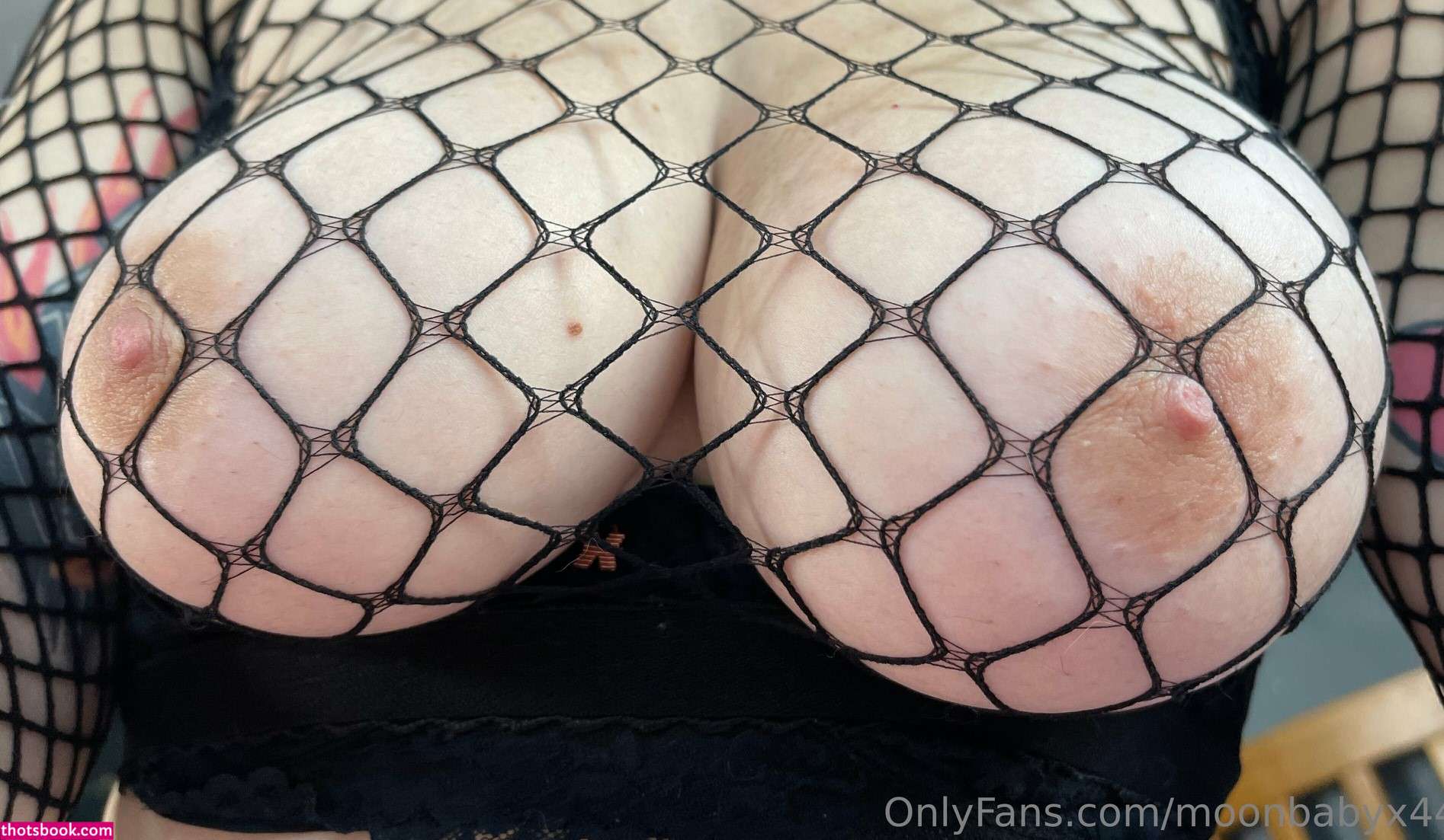 Moonbabyx44 Photo #84