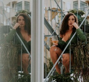 Ana Carol Serra Photo #12