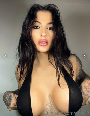 Debbyhendges Photo #24