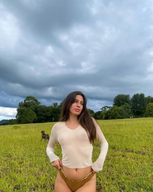 Fernanda Mota Farhat Photo #35