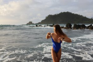 Janna Breslin Photo #43