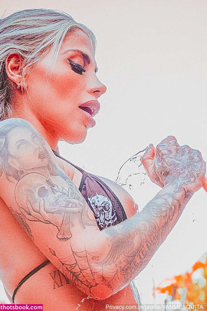 Vanessa Mesquita Photo #41
