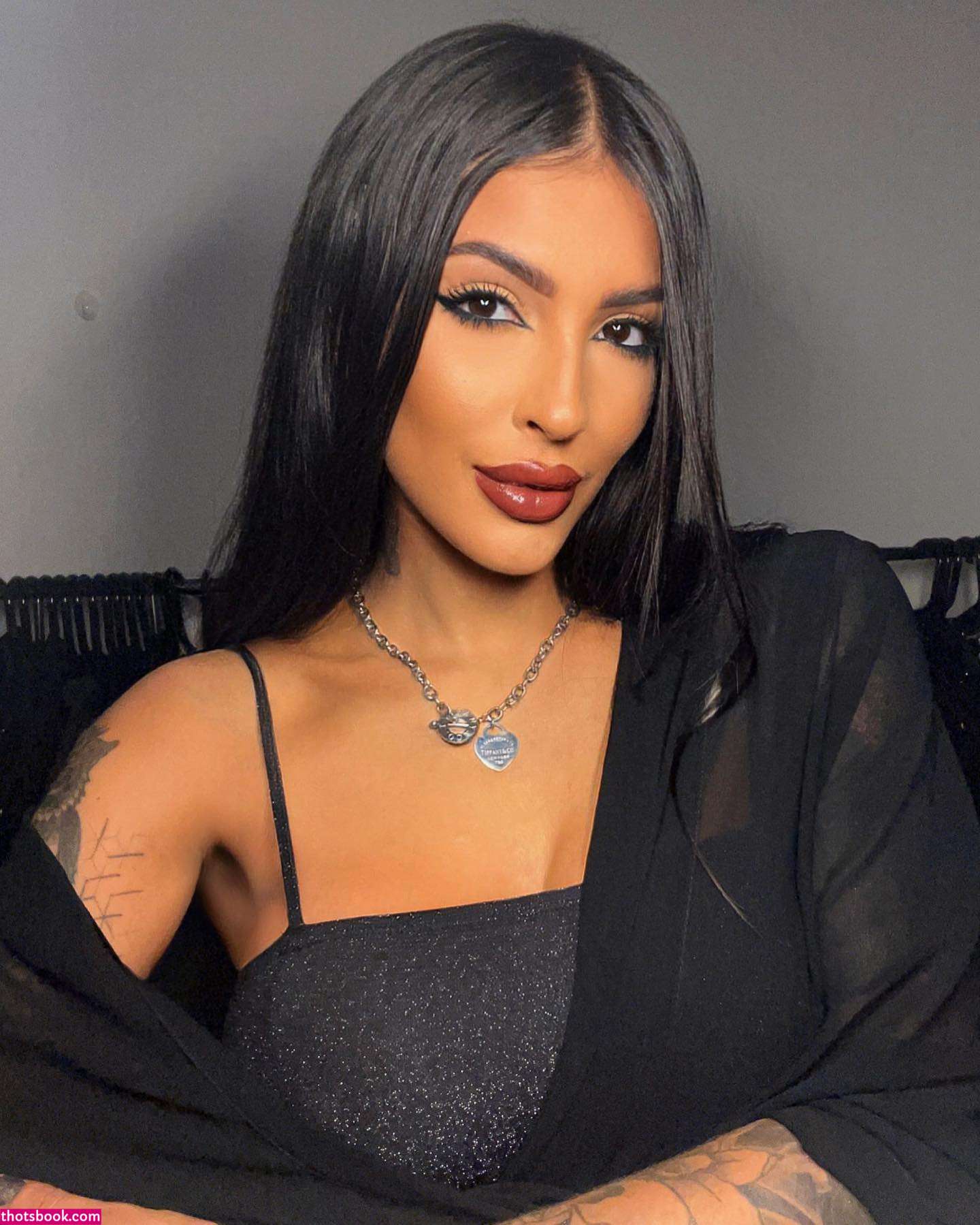 Debbyhendges Photo #36