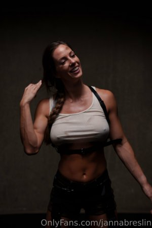 Janna Breslin Photo #98