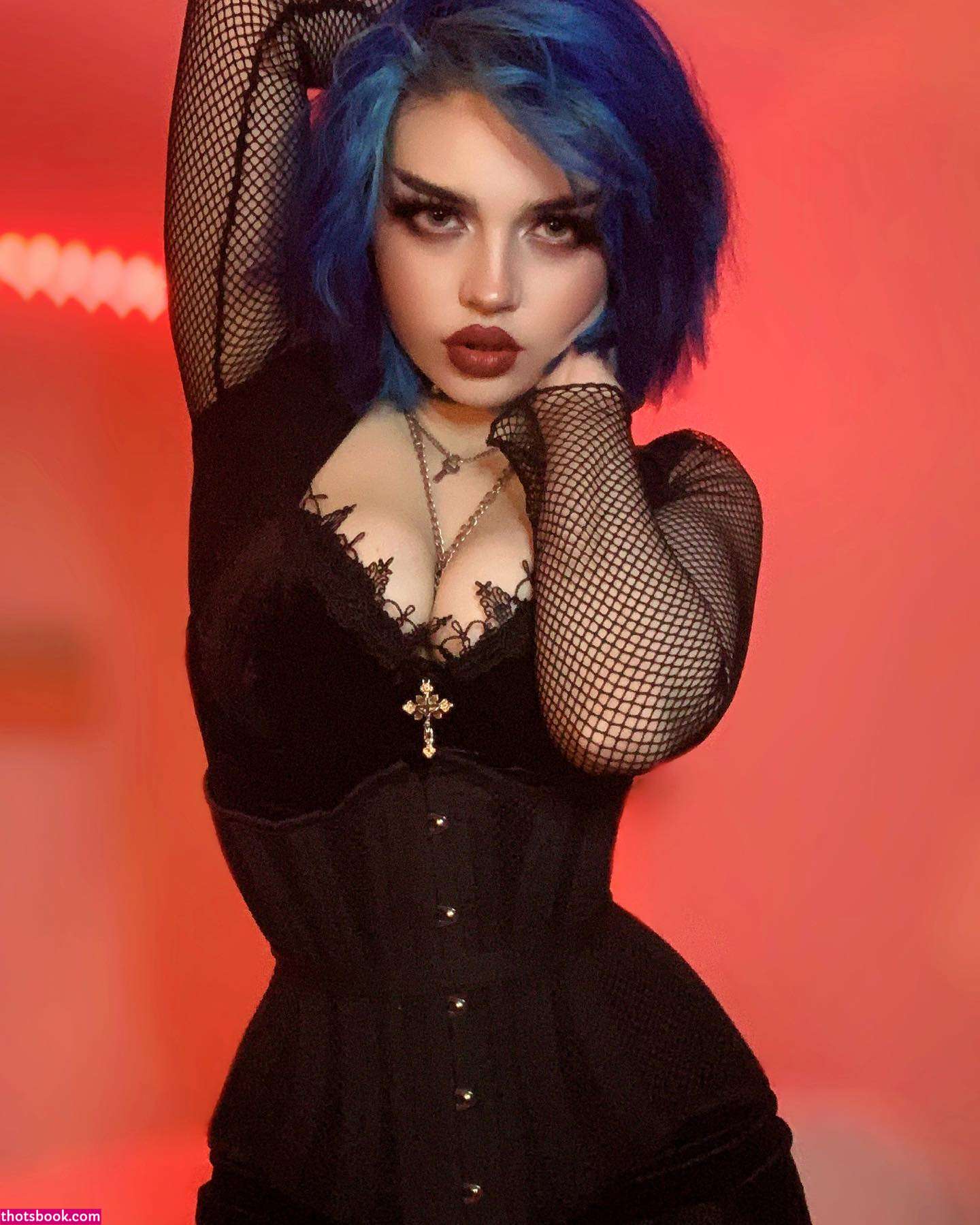 Queennephilim Photo #32