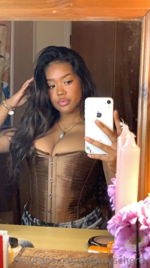 Bunnyscherry Photo #27