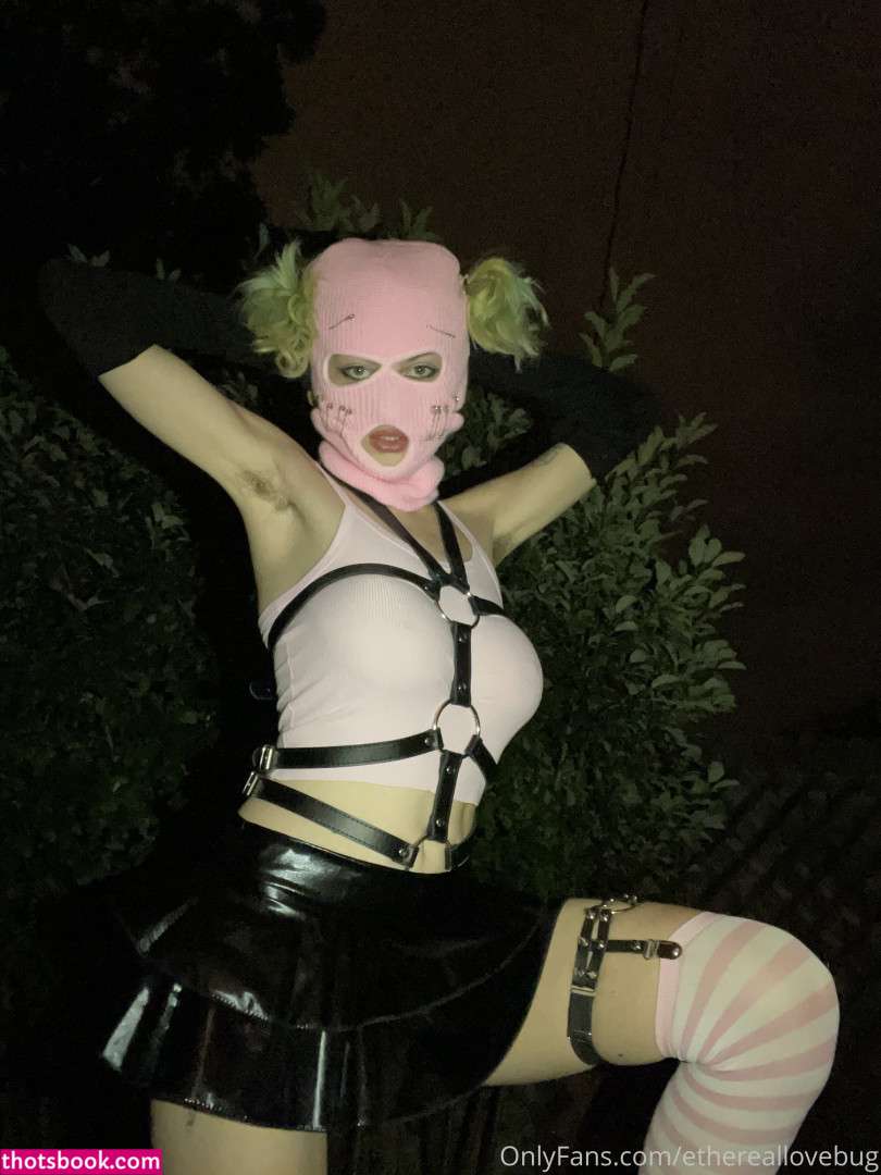 bugsandhugs666 Photo #40