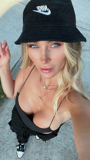 Caris Caru Photo #167