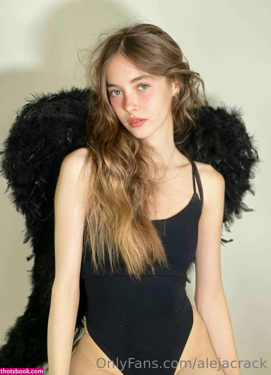 Aleja Crack Photo #26