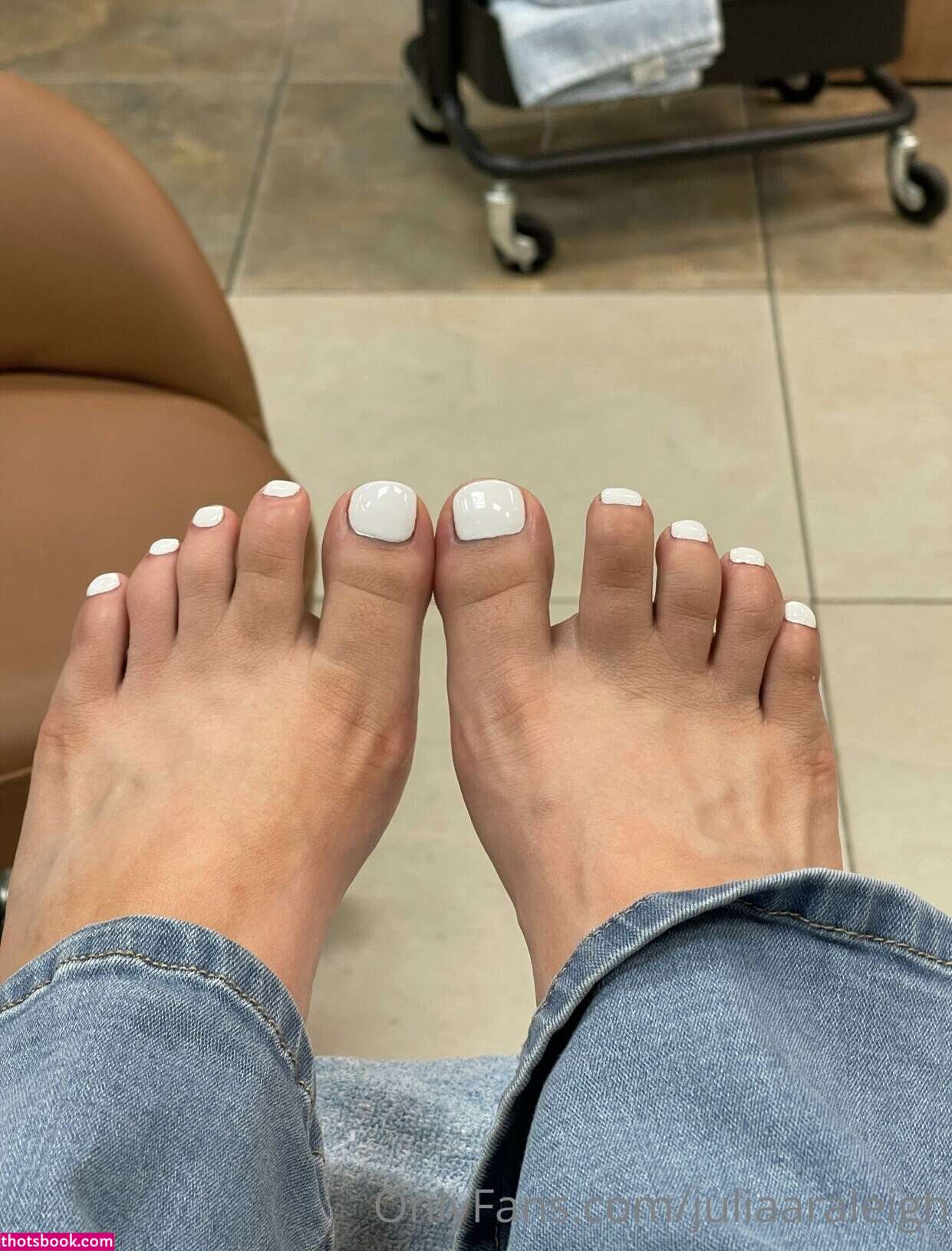 Julia Raleigh Photo #17