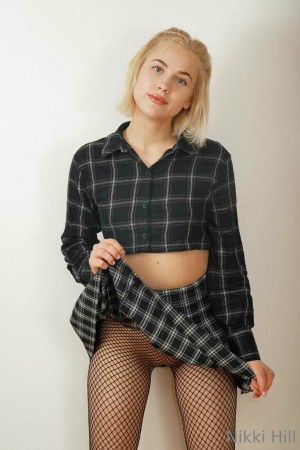 Nikki Hill Photo #17