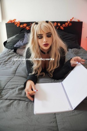 Julia Bayonetta Photo #7