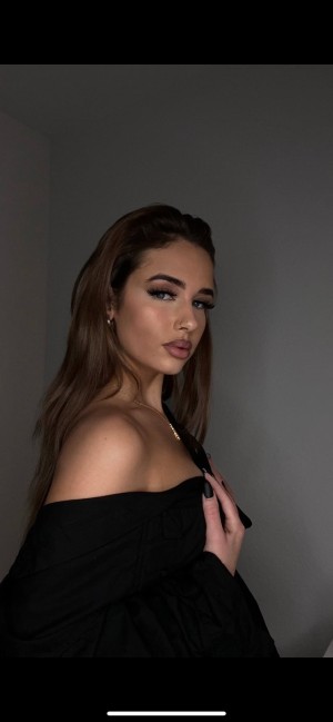 Lena Goldstein Photo #1