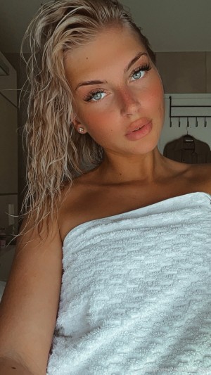 Lia Engel Photo #106