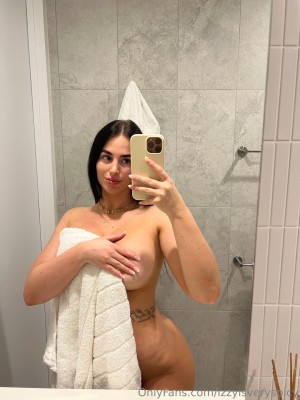 Izzy Davis Photo #29