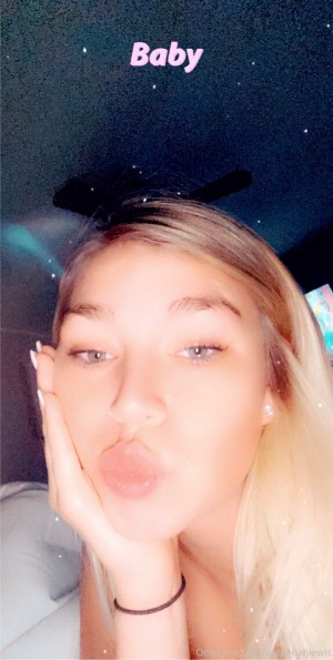 Savannah Lewis Photo #14