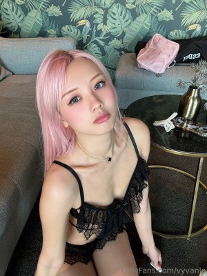 Vyvan Le Photo #1054