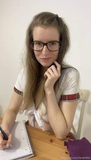 Laraheller Photo #11