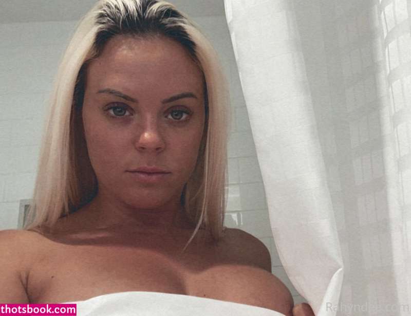 Rahyndee James Photo #126