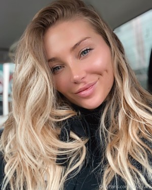 Caris Caru Photo #473