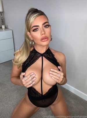 Megan Barton Hanson Photo #55