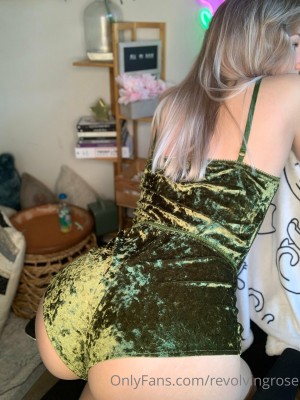 Revolvingrose Photo #115